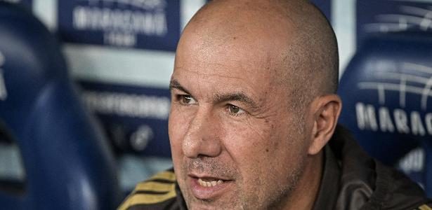 Jardim confirma eficácia do plano de "time fresco" após vitória de 2 a 1 sobre o Bragantino