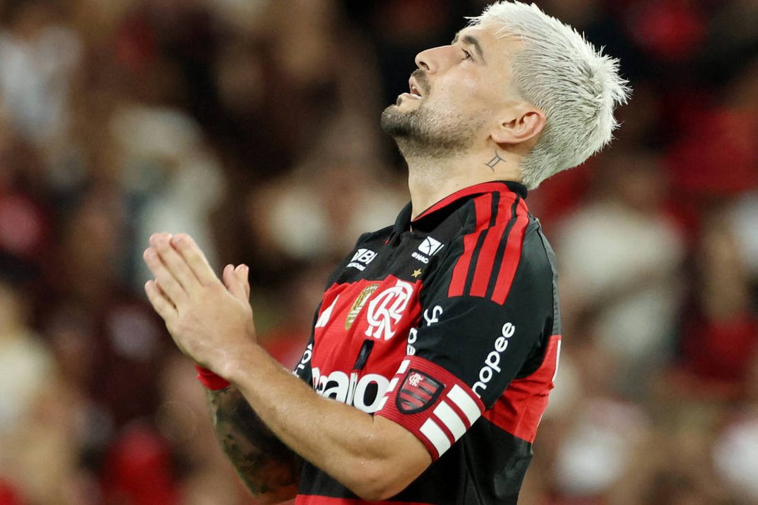 Luis Curro tem 25 anos de carreira na Folha e lidera a coluna O Mundo É uma Bola