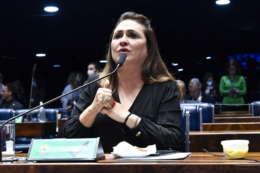 Kátia Abreu critica comando da campanha de Lula e pede menos Janja e mais Alckmin em reunião do PT