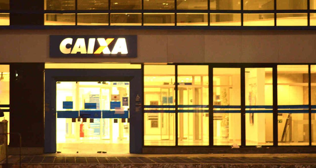 Bancários da Caixa rejeitam fim da greve com 59,3% dos votos contra