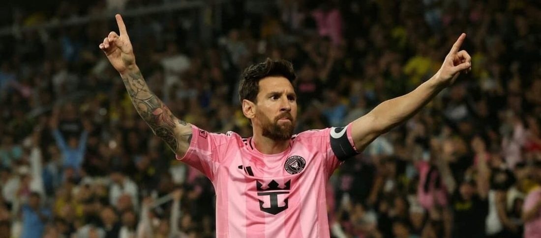 Messi marca golaço de falta contra o Columbus Crew e chega a 76 gols de bola parada