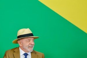 Lula assina parecer que garante pagamento imediato a mulheres vítimas de violência doméstica
