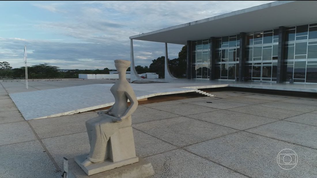Segurança reforçada e restrições no acesso à Praça dos Três Poderes durante sessão do STF em 15 de setembro