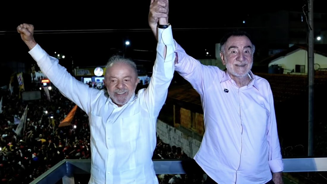 Lula critica Aécio Neves, nega alianças e reforça apoio ao voto feminino em Minas Gerais