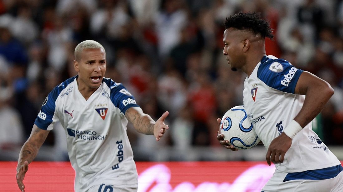 Deyverson refuta acusação de provocação ao Palmeiras e explica gesto a Carlos Miguel
