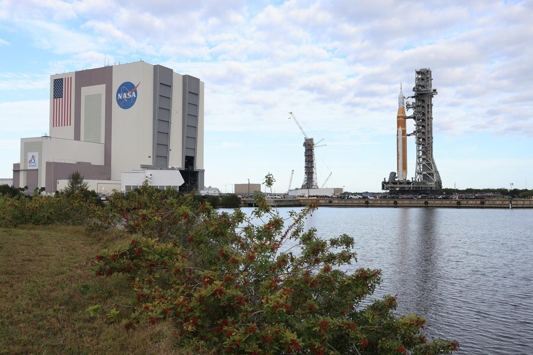 IBM e NASA lançam modelo de IA para acelerar busca por gelo e áreas seguras de pouso na Lua