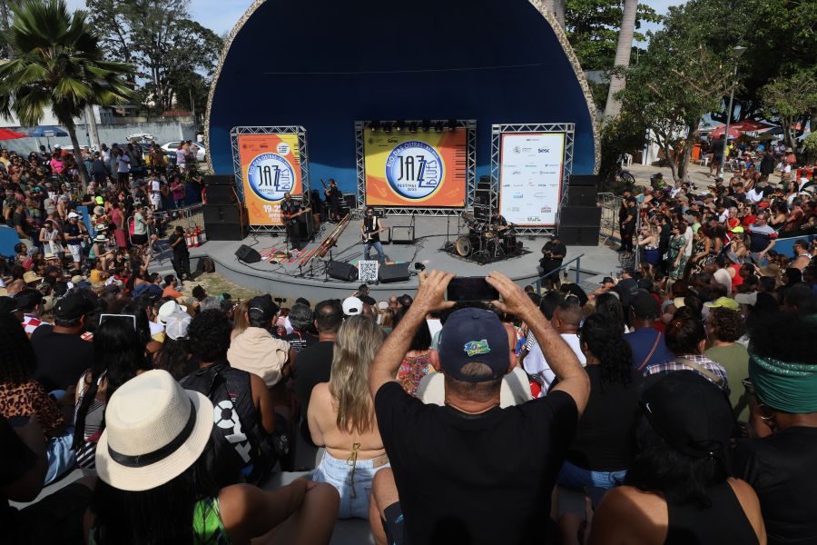 Robbie Williams apresenta show único no Brasil nesta terça‑feira, 13 de 2026