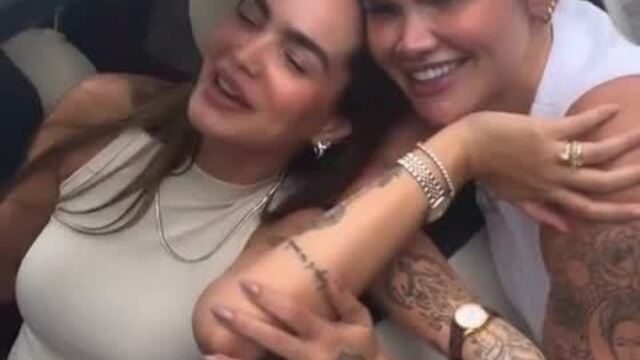 Suzanna Freitas e Thais Carla se encontram para conferir semelhança