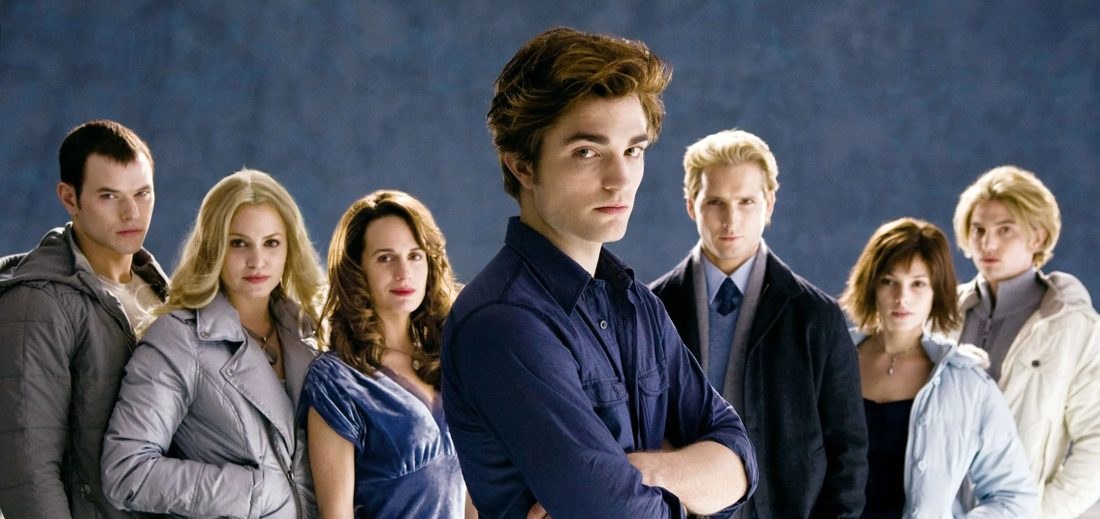 Elenco de 'Crepúsculo' mantém grupo de mensagens chamado 'Vamily' e reforça laços de vampiros e lobisomens