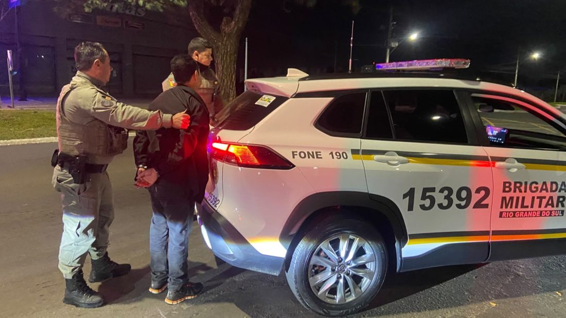 Mulher de 44 anos é esfaqueada pelo companheiro em Canoas e é socorrida após pedir ajuda a vizinhos