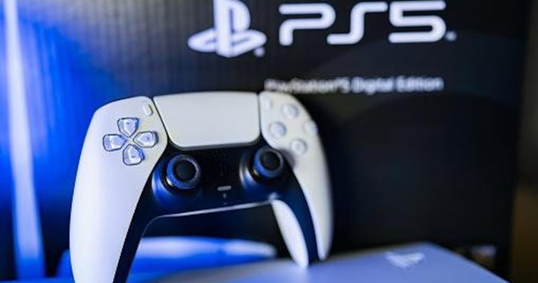 Emulador PS5SX2 2.0 permite rodar discos físicos de PS2 no PlayStation 5 com upscaling e geração de quadros