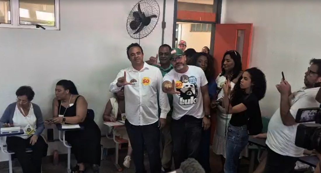 Ronaldo Mansur (PSOL) vota na UFBA em Salvador pela primeira candidatura ao governo da Bahia