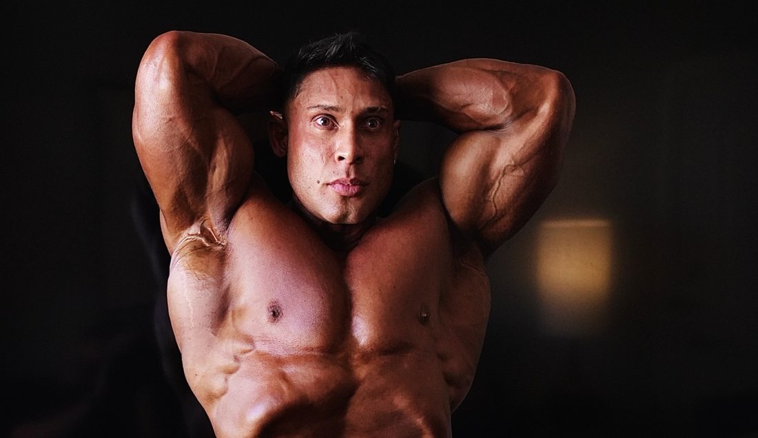 Ramon Dino exibe shape para defender título no Mr. Olympia e faz história no fisiculturismo