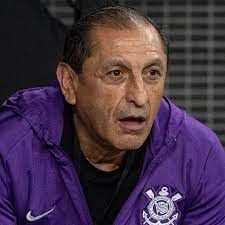 Ramón Díaz, Luis Zubeldia e Sylvinho recusam assumir o Corinthians