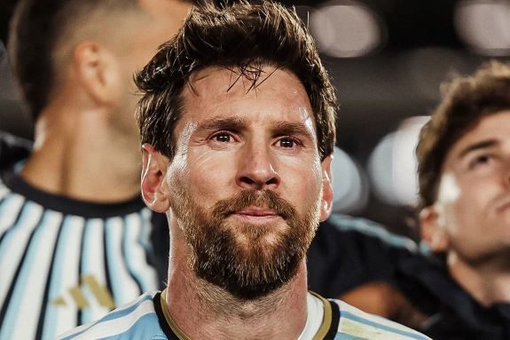 Messi se despede da Albiceleste emocionado e agradece a Deus por ser argentino