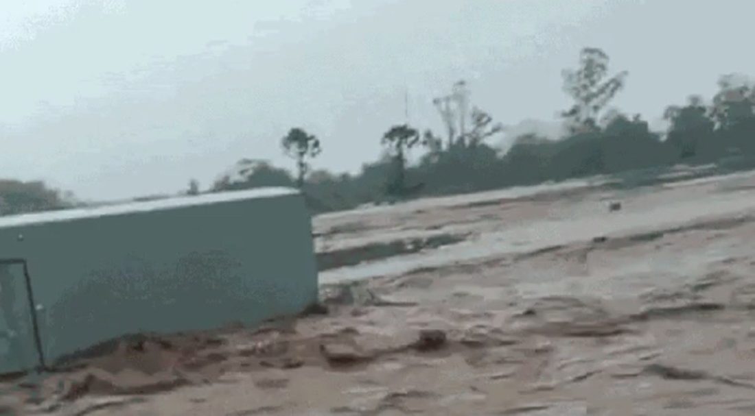 Temporal arrasta contêiner e causa estragos em 14 cidades do Sul de SC; Criciúma declara emergência
