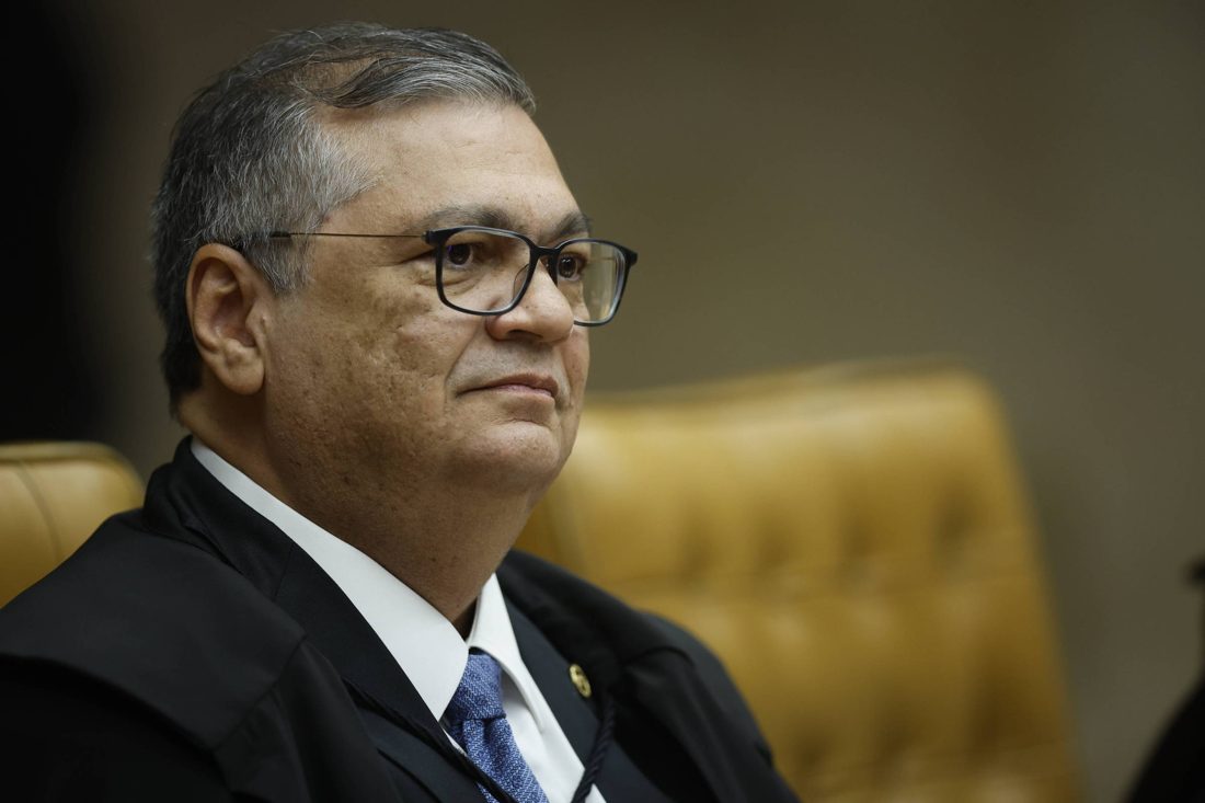 Dino menciona honorários de R$ 1 milhão e despachos de Cezinha de Madureira com ministros do STF em decisão