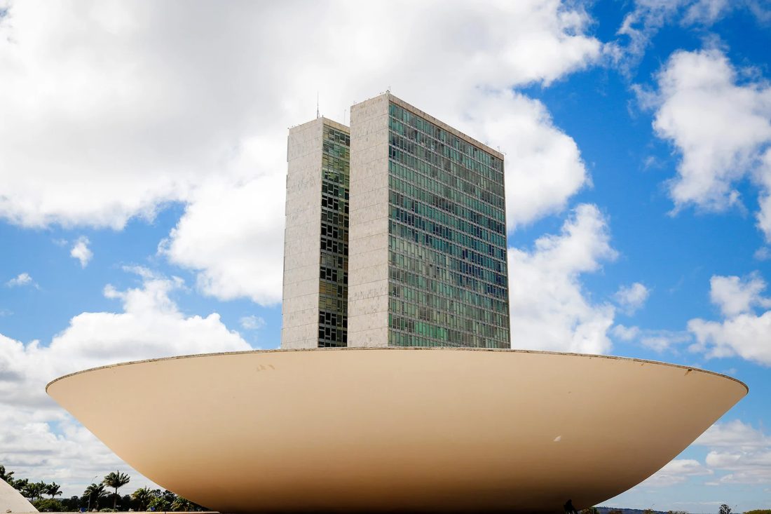 Câmara aprova regime híbrido e redução parcial de jornada durante campanha eleitoral