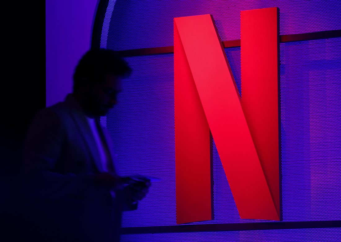 Netflix aumenta preços dos planos no Brasil e anuncia demissões enquanto Paramount Skydance compra Warner Bros. Discovery