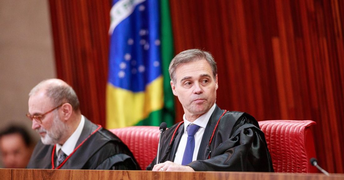 TSE mantém maioria para retirar posts falsos sobre Nossa Senhora, mas libera humorista Antonio Tabet