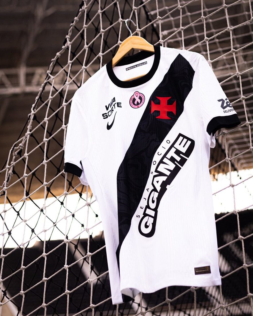 Vasco substitui Sportingbet por "Seja Sócio Gigante" na camisa de jogo