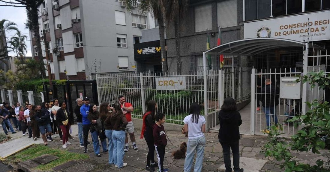 Filas, confusão e caos no trânsito marcam manhã do 1º turno em Porto Alegre