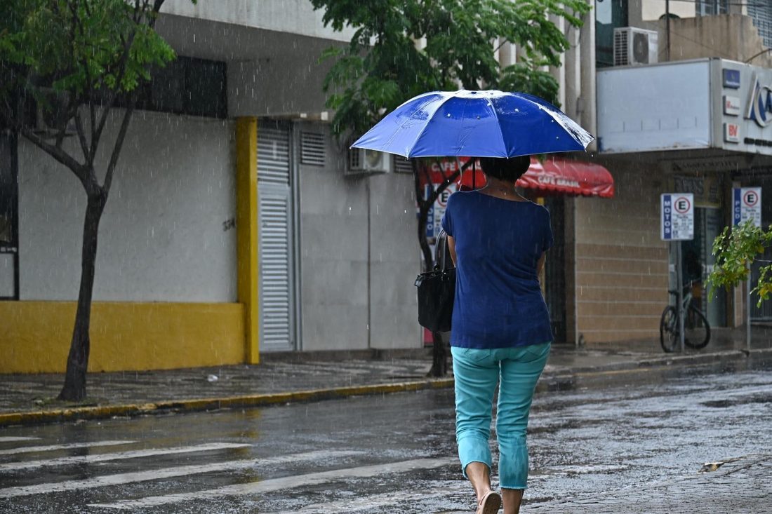 Calor e chuva marcam o início da semana em Paranavaí, que depois apresenta tempo mais firme