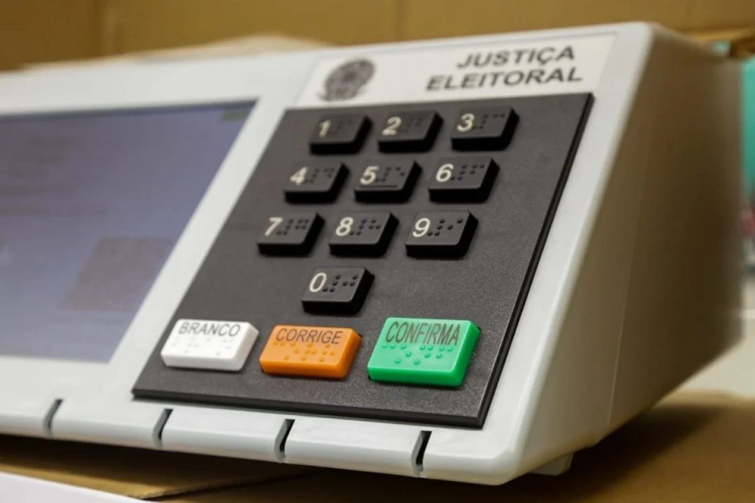 Seis candidatos barrados aparecerão nas urnas eletrônicas do DF; votos serão anulados, informa TRE-DF