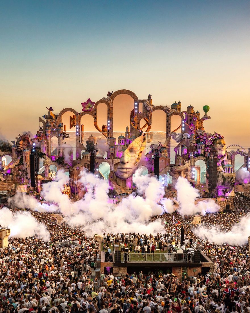 Tomorrowland Brasil 2027 abre venda mundial de ingressos e apresenta palco de 43 metros e pacote Discover Brasil