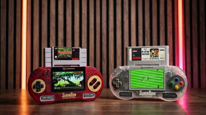 Hyperkin abre pré‑venda dos portáteis SupaBoy Crimson e SupaBoy Prime com suporte a cartuchos de SNES e Super Famicom