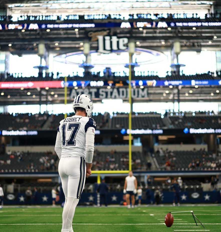 Brandon Aubrey, kicker dos Cowboys, relembra treinamento no São Paulo e volta ao Brasil para jogar no Maracanã