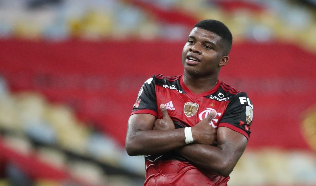 Vila Nova avança nas negociações e chega perto de contratar Lincoln, campeão da Libertadores pelo Flamengo
