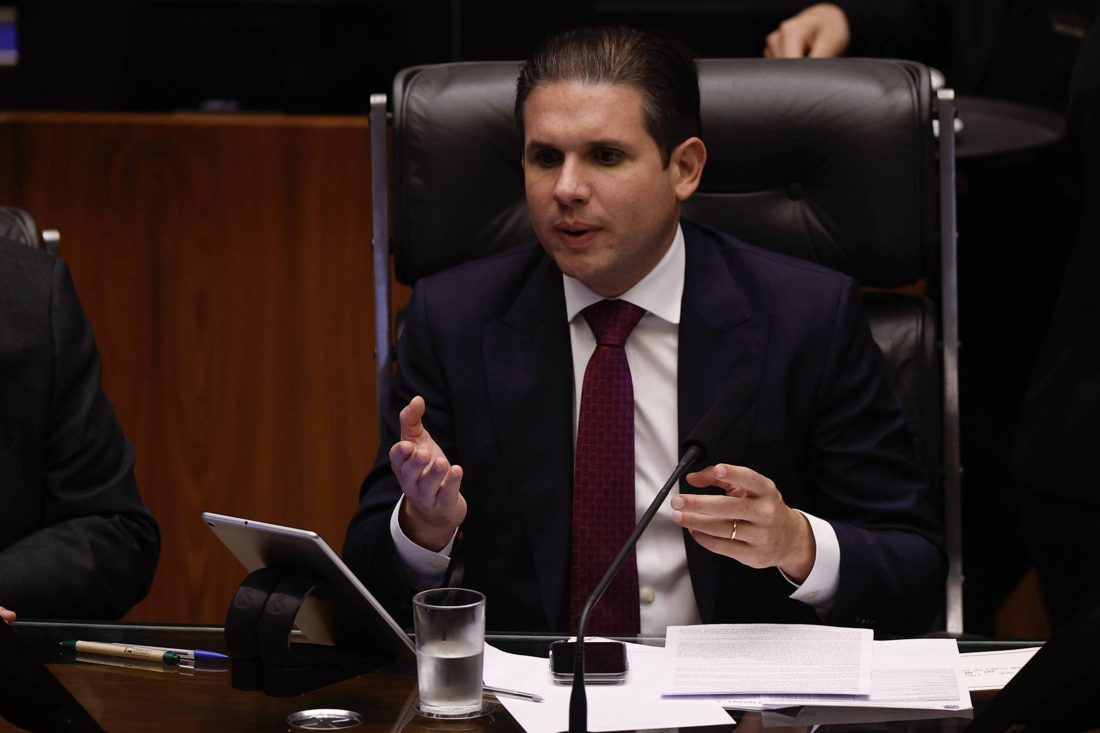 Mensagens de Motta e Vorcaro mencionam 'sociedade' em negócio e debate sobre projeto de lei na Câmara