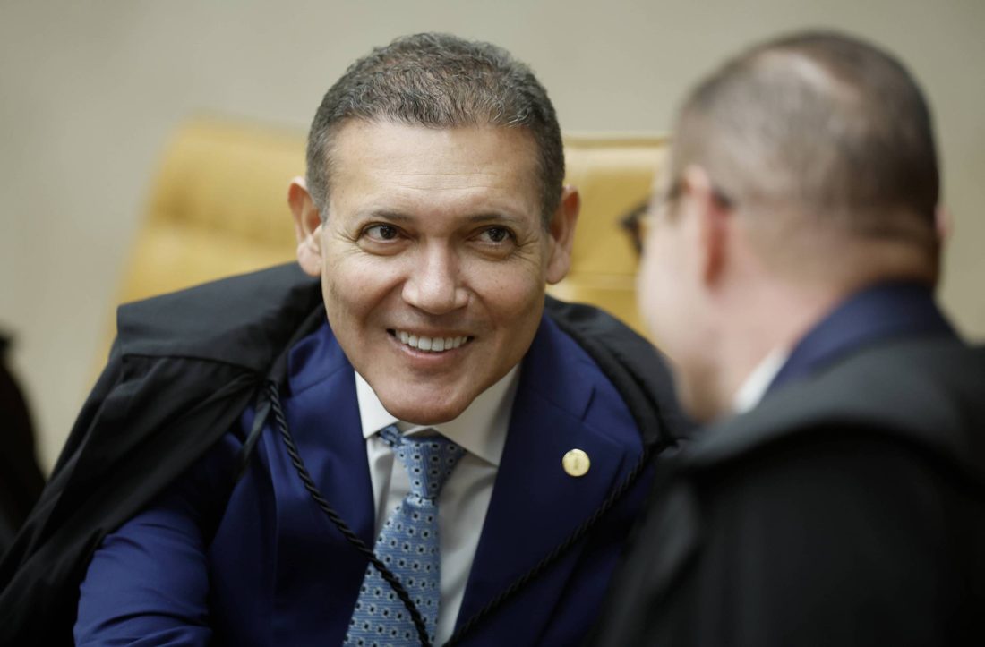 Mônica Bergamo: jornalista da Folha de S.Paulo com trajetória em Playboy, Veja e Bandeirantes