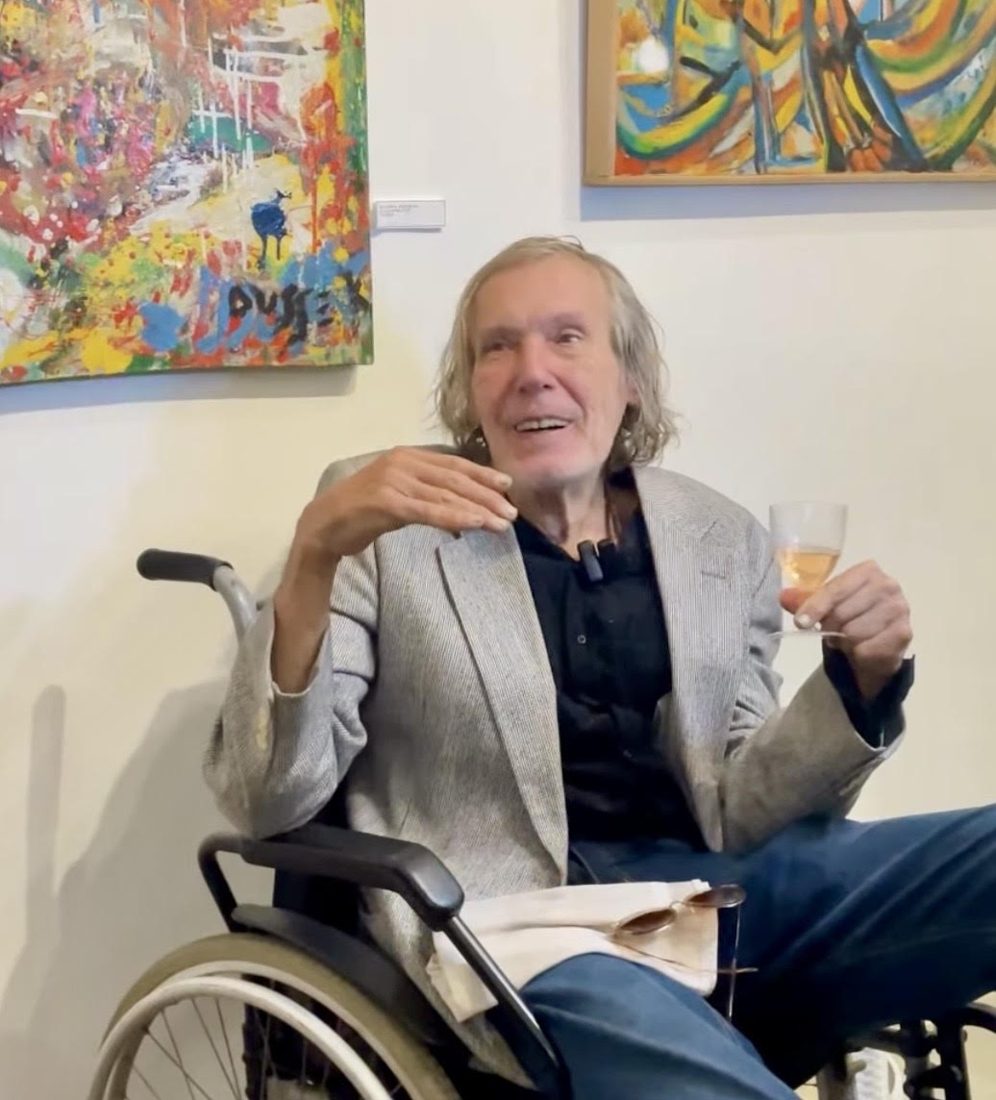 Eduardo Dussek inaugura exposição 'Do Som ao Sol no Mesmo Tom' e fala sobre nova fase artística após diagnóstico de Parkinson