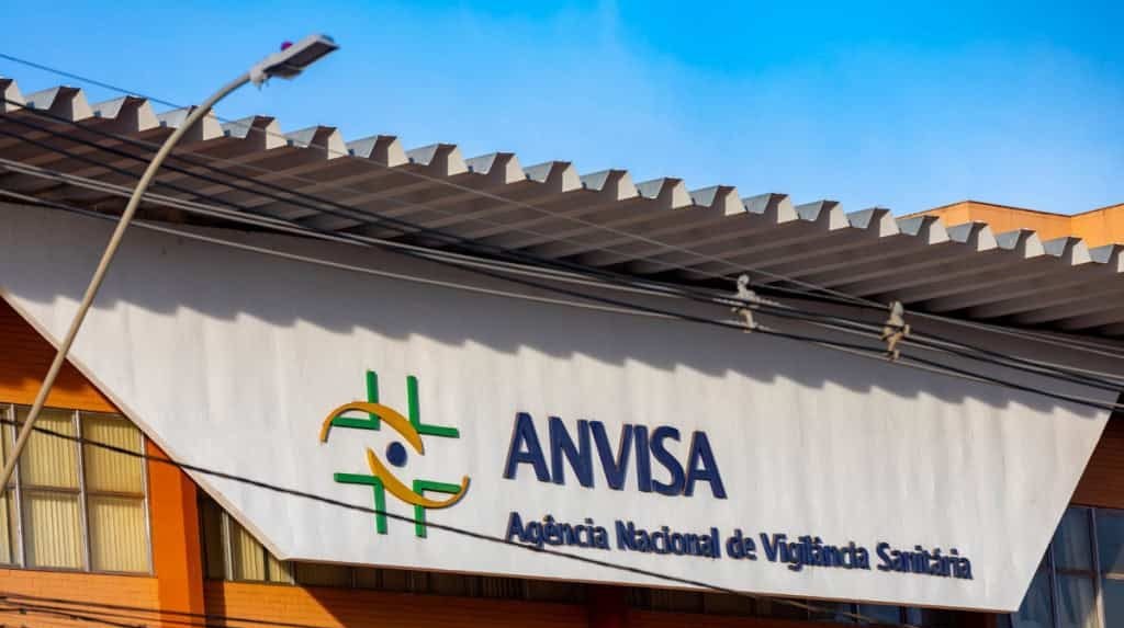 Anvisa notifica Mercado Livre por anúncio de farmácia própria no marketplace