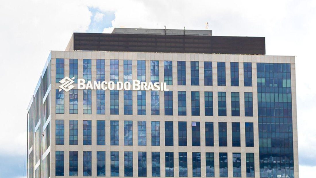 Banco do Brasil (BBAS3) tem ações em alta, mas mercado mantém cautela