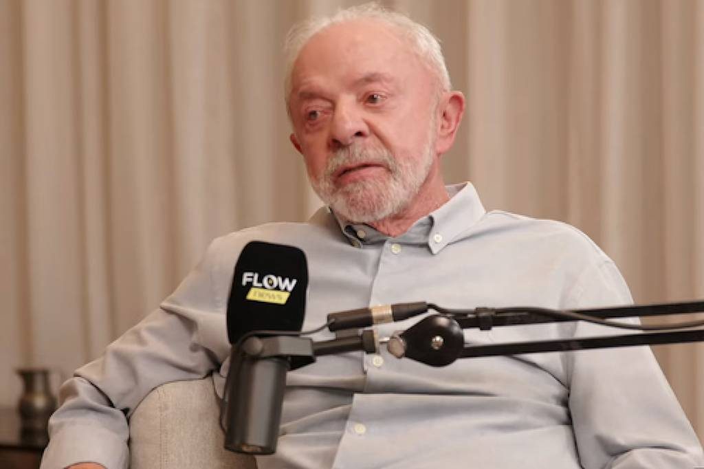 Lula anuncia discussão com Banco Central sobre proibição de cartão de crédito extra para clientes