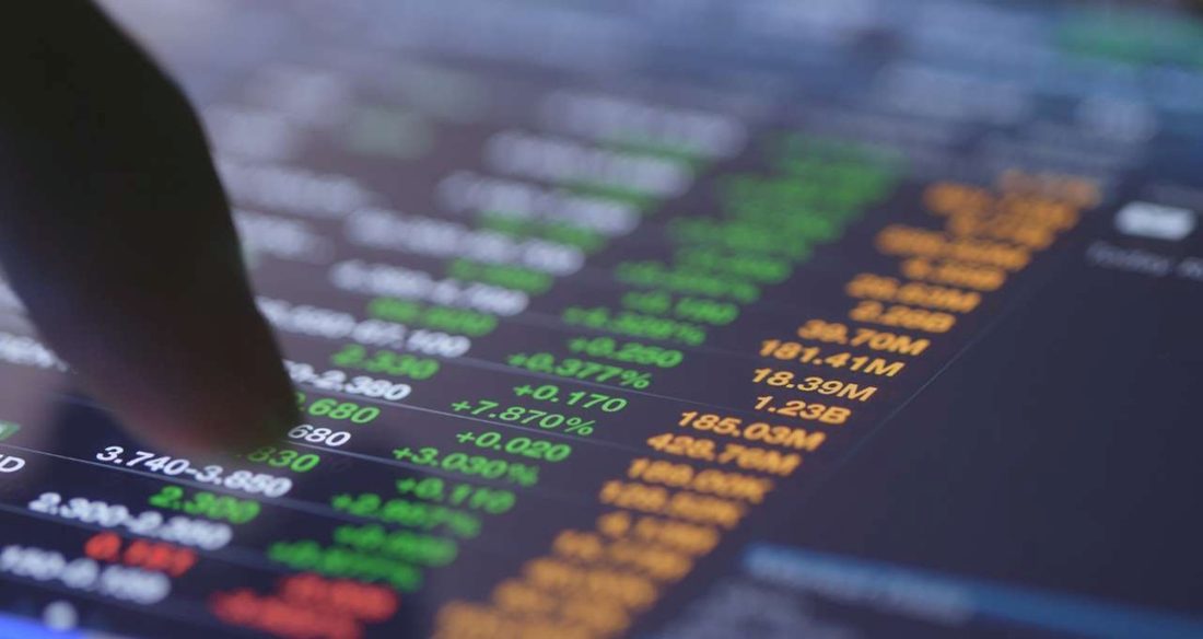 Ibovespa futuro recua 0,19% com foco no IPCA e nas eleições; dólar avança
