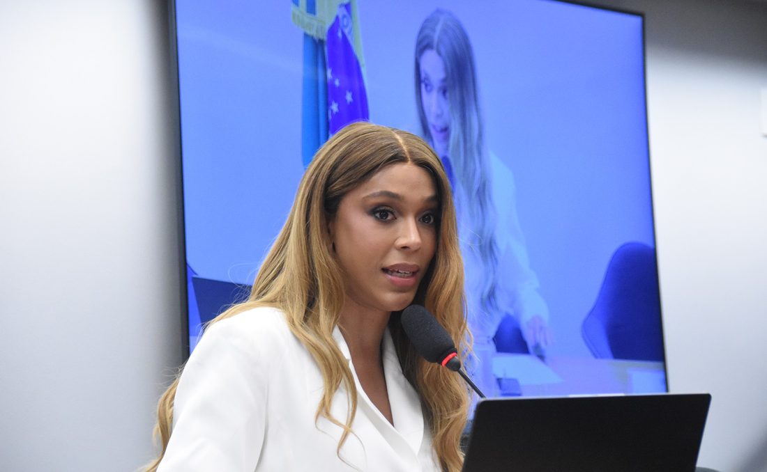 Deputada Erika Hilton adia voto após receber ameaça de morte por e‑mail